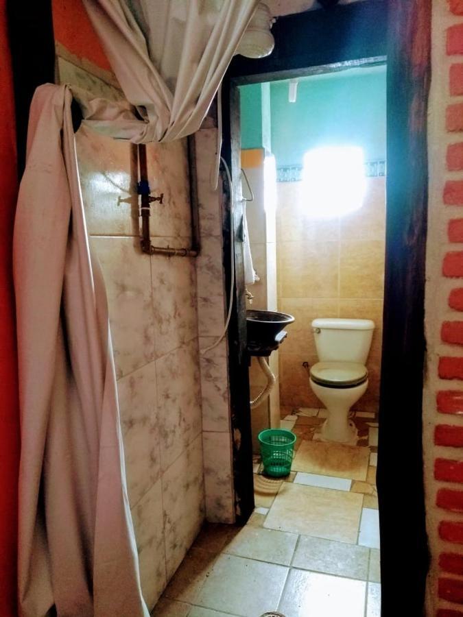 Pensao Hostel Adelaide Ортоландия Экстерьер фото
